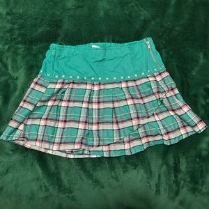 Justice girl’s skirt, color green, size 18